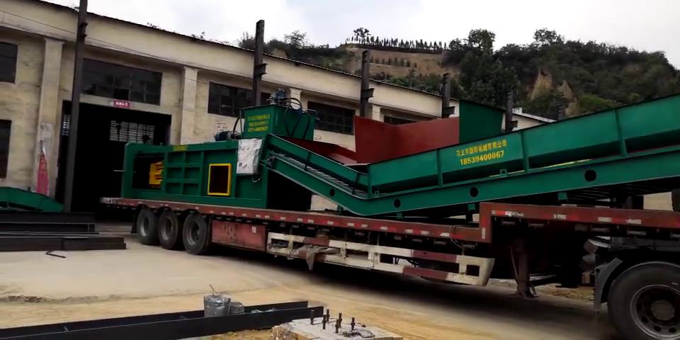 老客戶(hù)的全自動(dòng)廢紙打包機(jī)發(fā)貨了