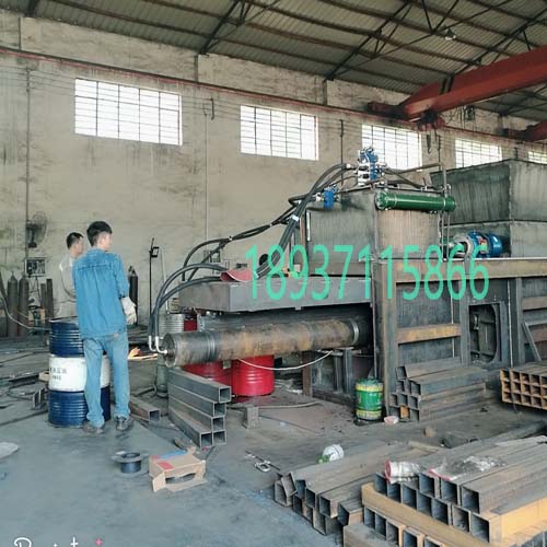 全自動廢紙打包機的內(nèi)部油箱是如何設(shè)計的呢?