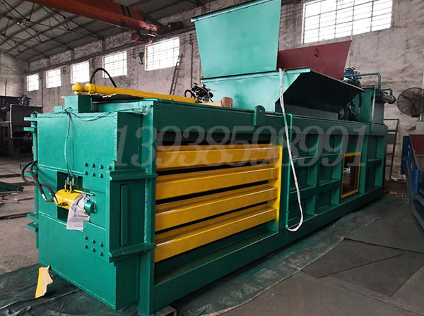 玉米秸稈打包機 不僅能幫助農(nóng)民伯伯解決更多的難題 還能有效貯存